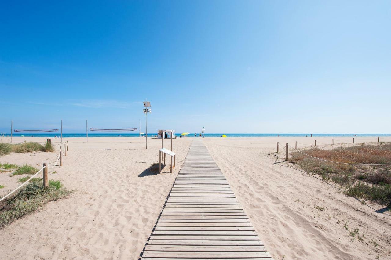 Encantador apartamento en la playa Castelldefels Exterior foto